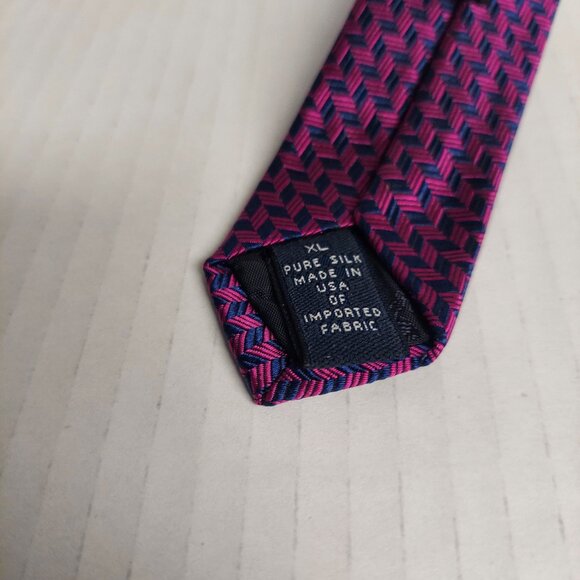 Brooks Brothers Makers  Tie Red Blue Geometric All Silk Made in USA 62 x 3 1/2 - Picture 5 of 8